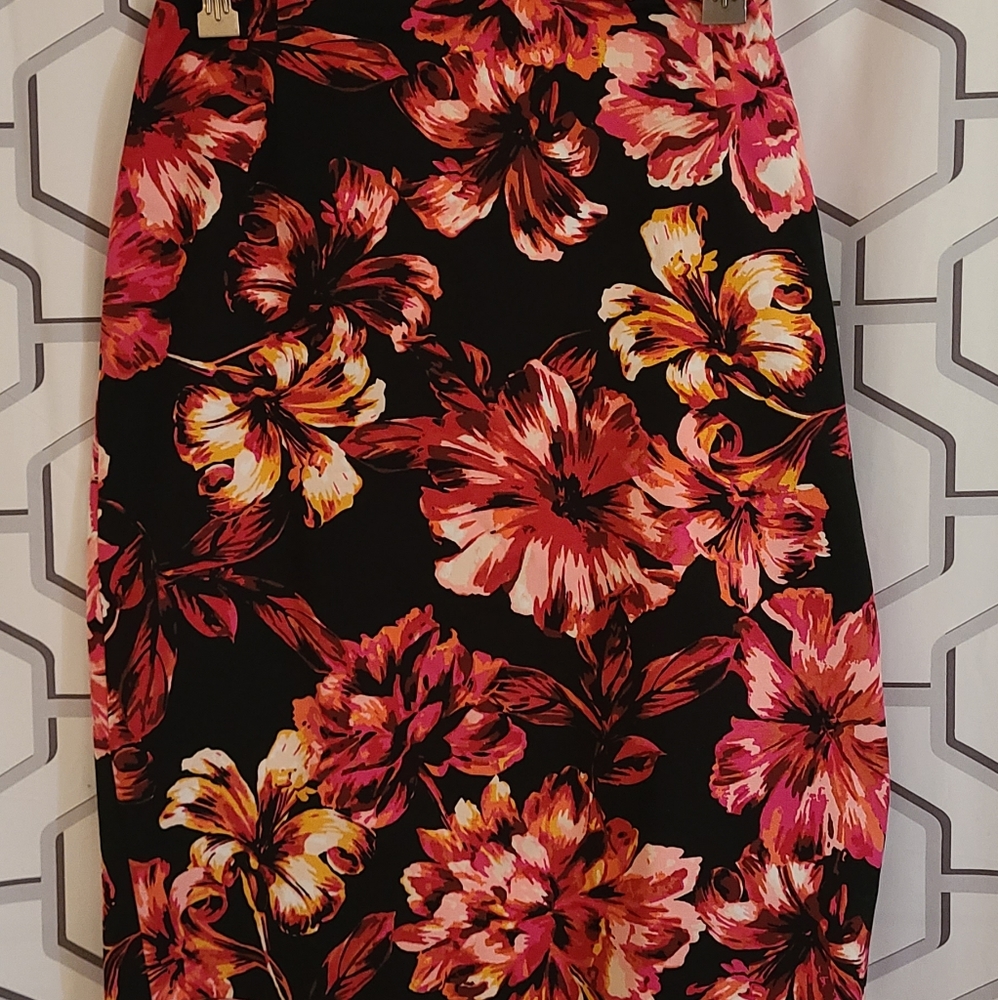 WHBM Floral print pencil skirt Size 4